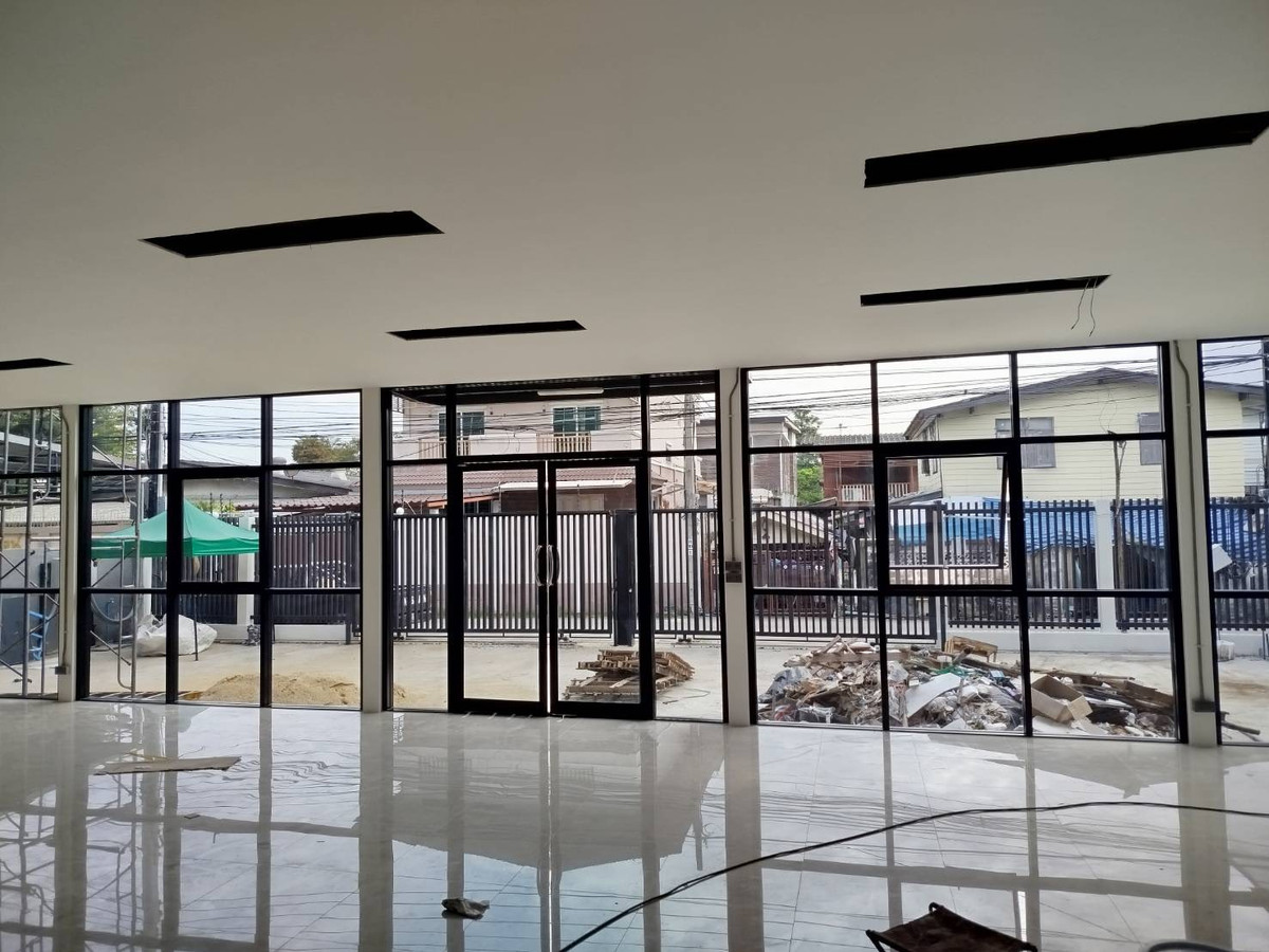 For RentShop HouseOnnut, Udomsuk : HR3045 2-story building for rent, newly built, potential location, Soi Punnawithi 29, suitable for an office, showroom, convenient travel.