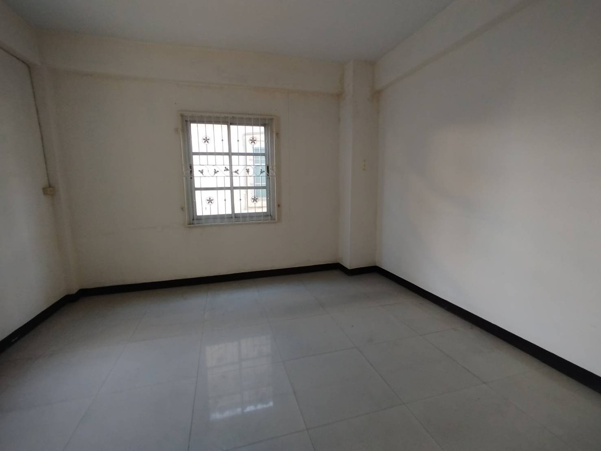 ขายอาคารพาณิชย์นนทบุรี บางใหญ่ บางบัวทอง : ขายอาคารพาณิชย์ ติดถนนบ้านกล้วย ไทรน้อย หมู่บ้านเหนือฟ้าพลัส 1  18 ตรว.