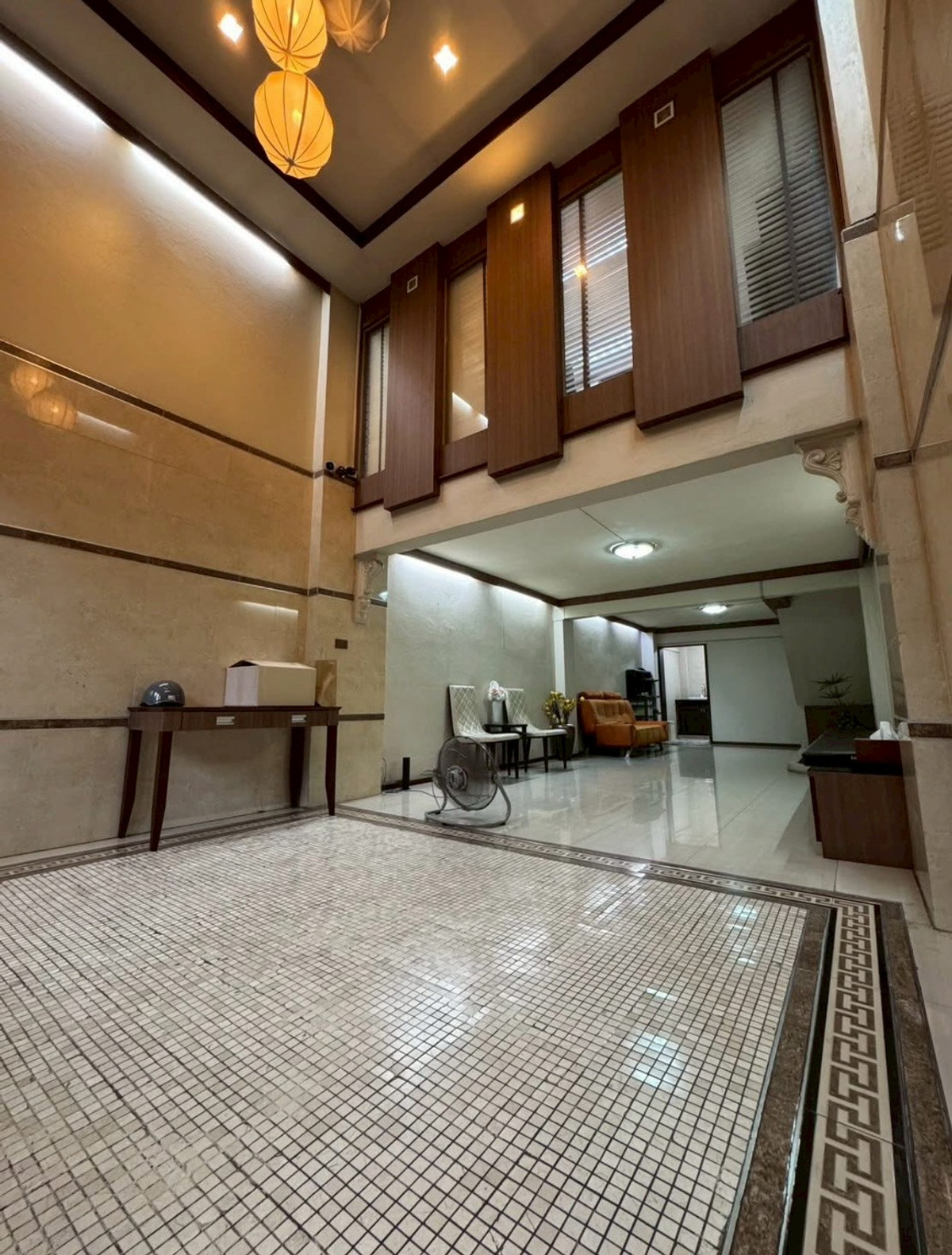 For RentShop HouseSathorn, Narathiwat : LTHC13623 – Commercial for Rent | Sathon – Silom Area | 316 sqm | 5.5-Storey Building | 80K/Month | Near BTS Chong Nonsi | อาคารพาณิชย์ให้เช่า โซนสาทร–สีลม