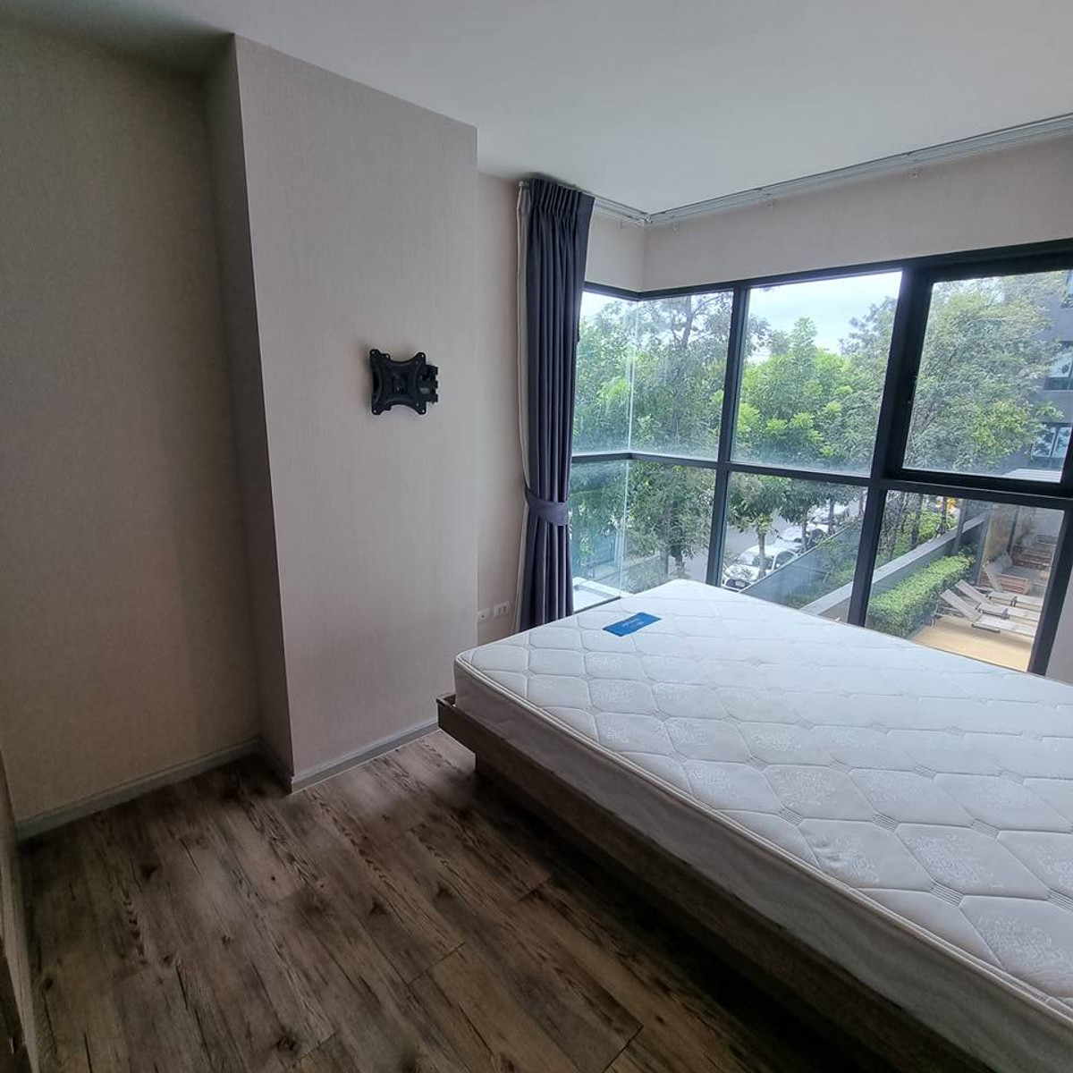 For RentCondoBangna, Bearing, Lasalle : (HR057) aspen condo lasalle: Aspen Condo Lasalle, cheapest room, pool view, with furniture.