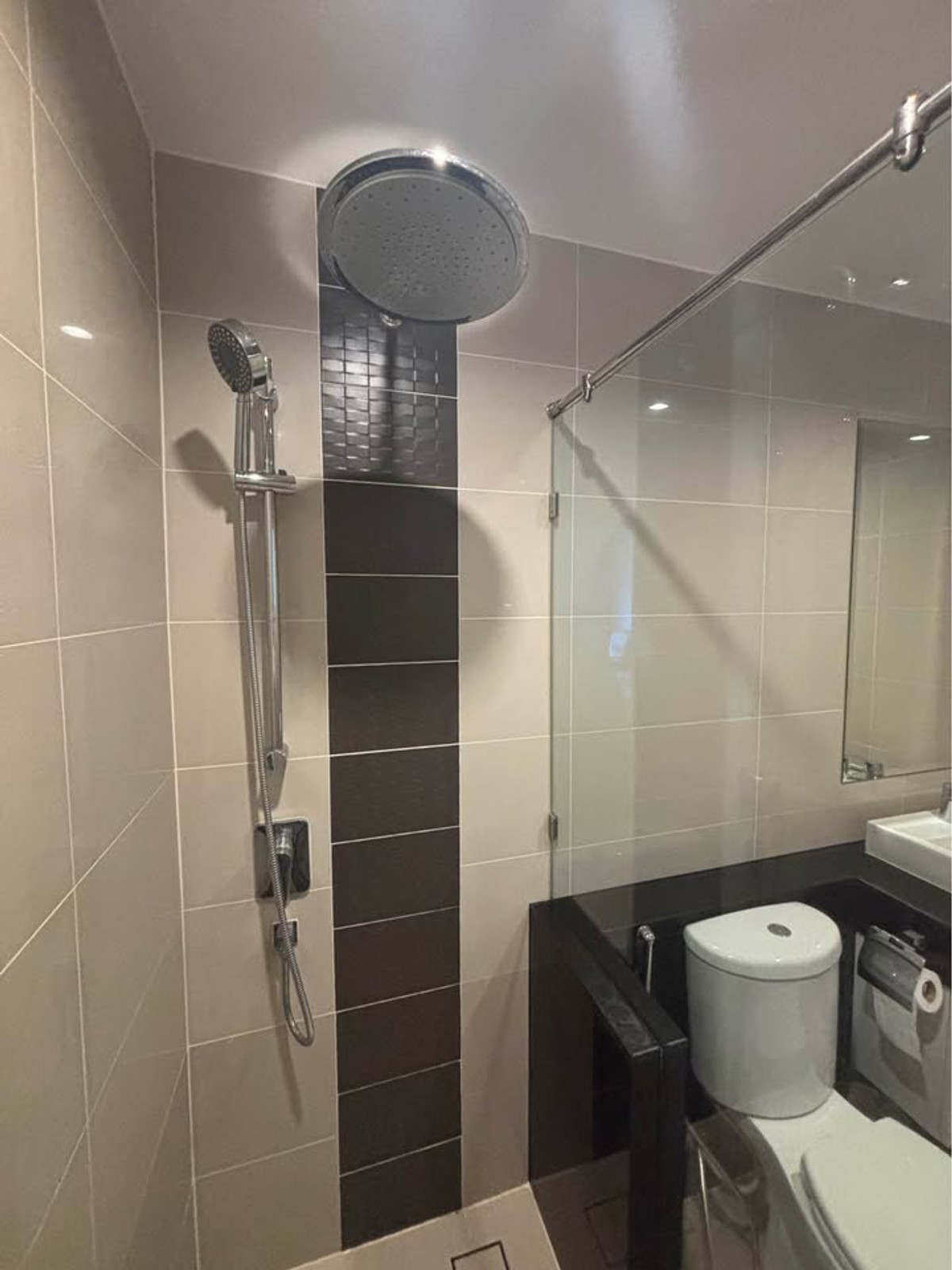 ขายคอนโดสาทร นราธิวาส : ขายคอนโด Supalai Lite Sathorn-Charoenrat ราคา 3,500,000 บาท [NCs251109]