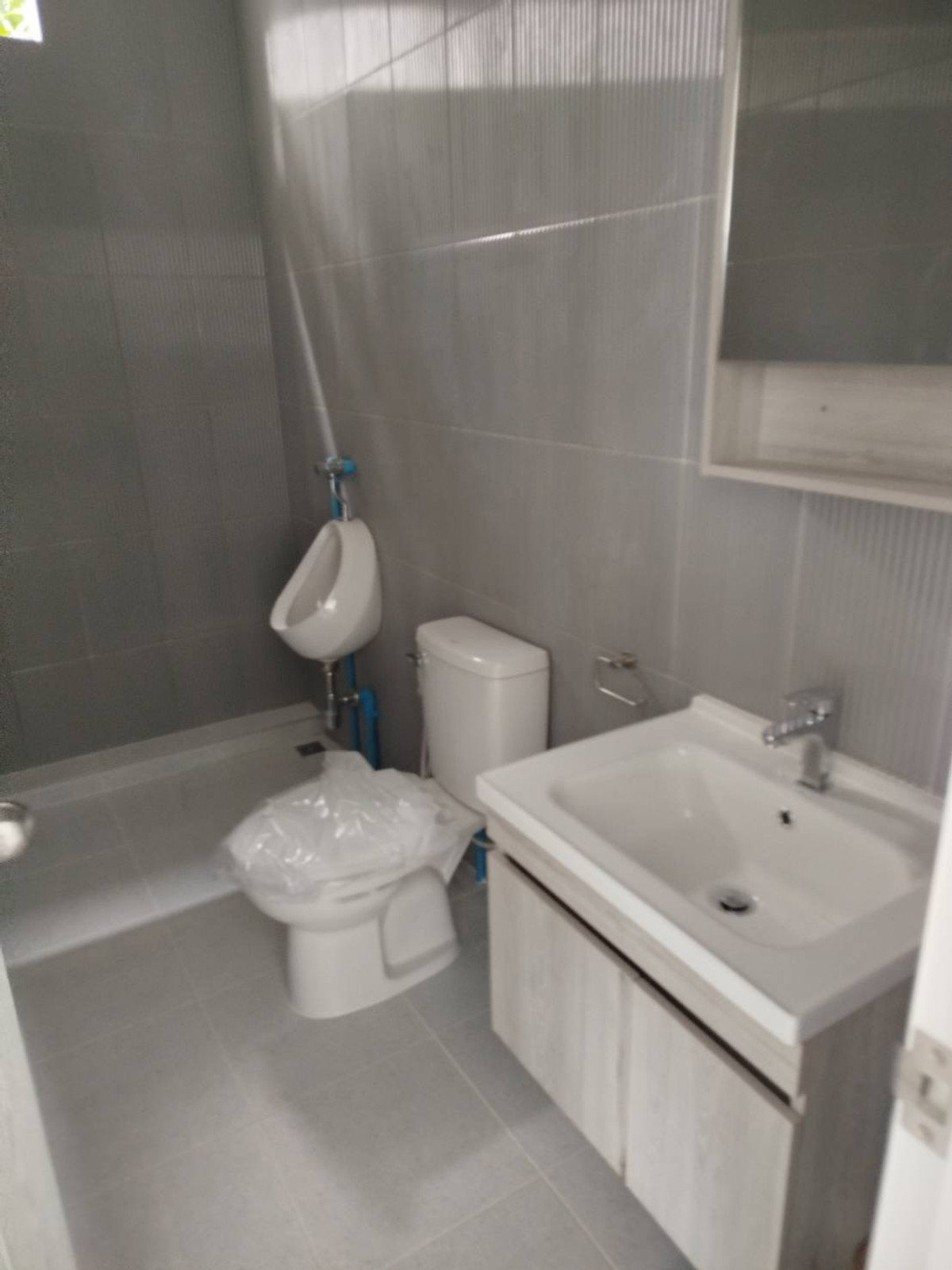 For RentShop HouseOnnut, Udomsuk : HR3045 2-story building for rent, newly built, potential location, Soi Punnawithi 29, suitable for an office, showroom, convenient travel.