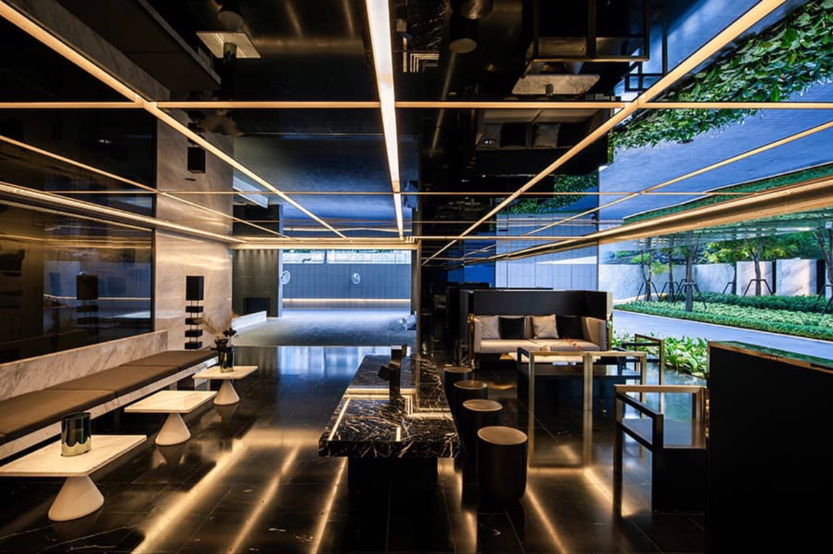 For RentCondoSilom, Saladaeng, Bangrak : Luxury 1-Bedroom Condo for Rent at Saladaeng One, Prime Location