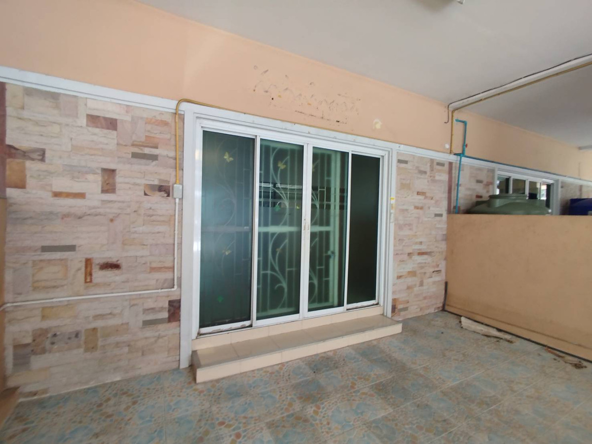 ขายทาวน์โฮมปทุมธานี รังสิต ธรรมศาสตร์ : ขายทาวน์เฮ้าส์ หมู่บ้านฉัตรหลวง9 ปทุมธานี เนื้อที่ 31.8 ตรว.