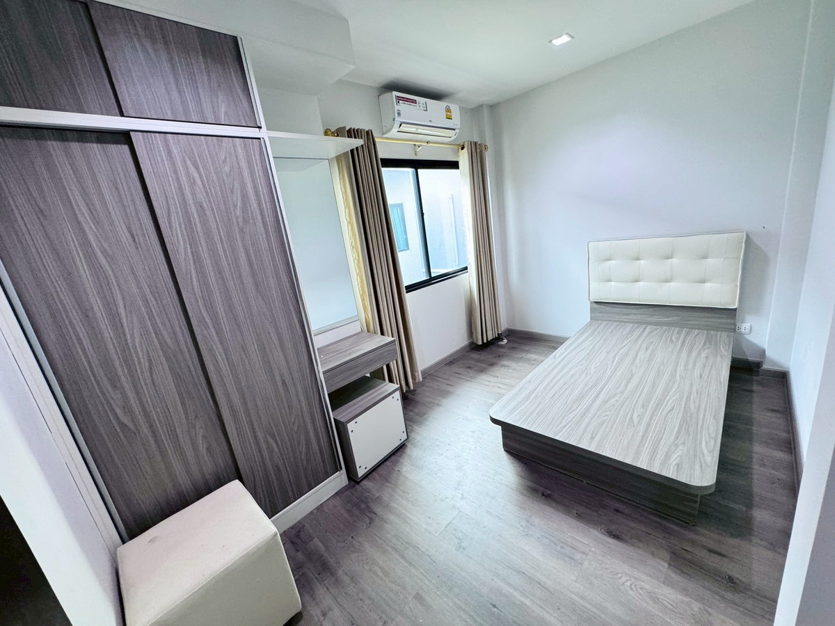 HousePathum Thani,Rangsit, Thammasat : 95227 - Sell/rent semi-detached house Chiwarom Village Rangsit-Don Mueang