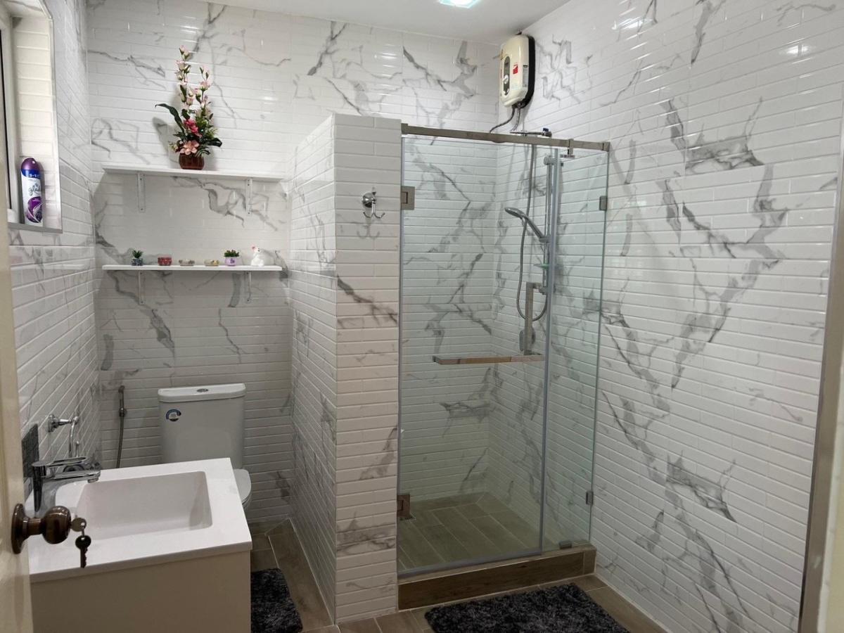 ขายบ้านพัทยา บางแสน ชลบุรี สัตหีบ : 🔥ขายด่วน🔥บ้านพลูวิวล่า 3 ห้องนอน 4 ห้องน้ำ ใกล้โรงพยาบาลกรุงเทพพัทยา / เดิน 5 นาทีถึงเทอร์มินอล 21 (พัทยาตะวันออก)