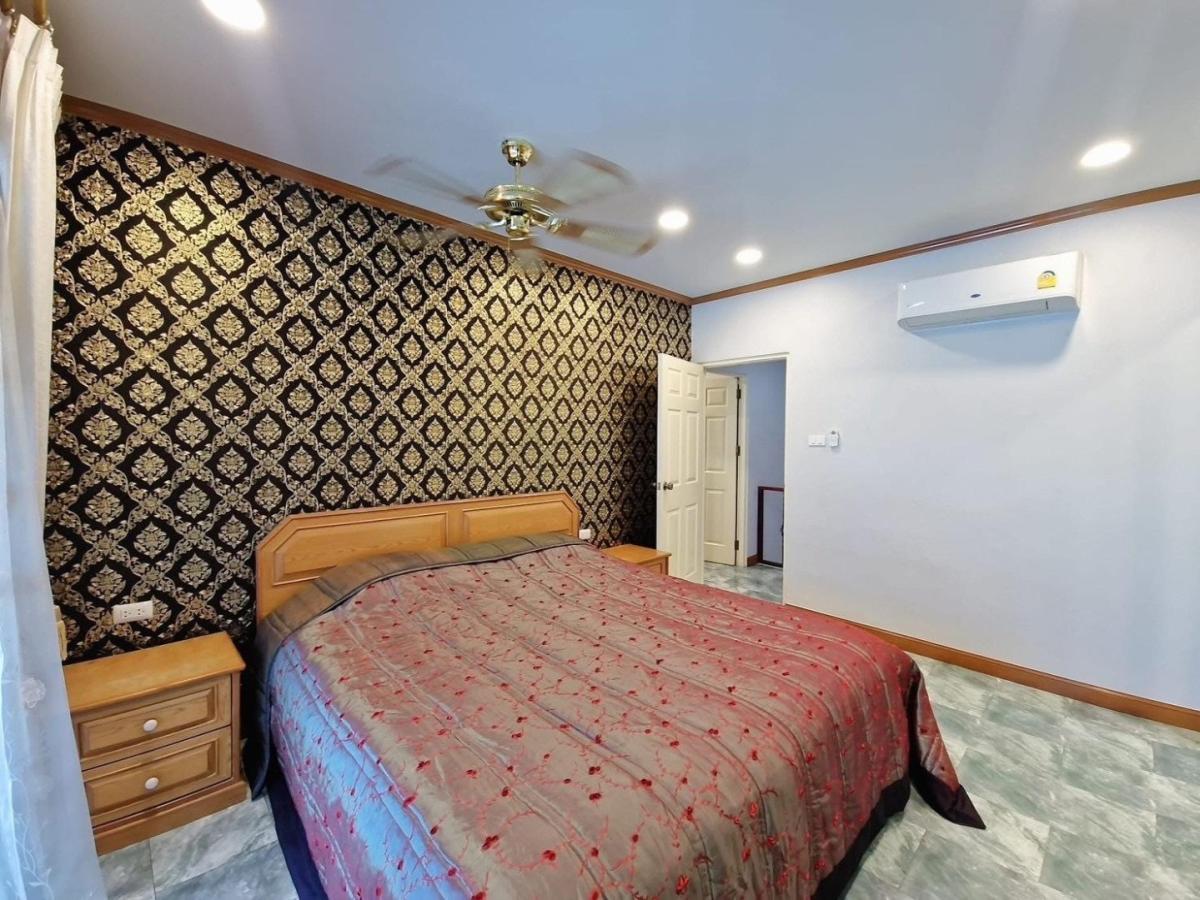 ขายบ้านพัทยา บางแสน ชลบุรี สัตหีบ : 🔥ขายด่วน🔥บ้านพลูวิวล่า 3 ห้องนอน 4 ห้องน้ำ ใกล้โรงพยาบาลกรุงเทพพัทยา / เดิน 5 นาทีถึงเทอร์มินอล 21 (พัทยาตะวันออก)