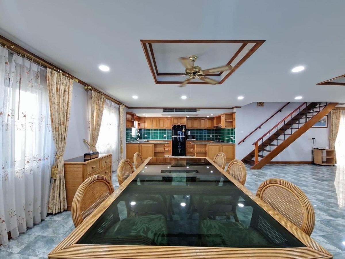 ขายบ้านพัทยา บางแสน ชลบุรี สัตหีบ : 🔥ขายด่วน🔥บ้านพลูวิวล่า 3 ห้องนอน 4 ห้องน้ำ ใกล้โรงพยาบาลกรุงเทพพัทยา / เดิน 5 นาทีถึงเทอร์มินอล 21 (พัทยาตะวันออก)