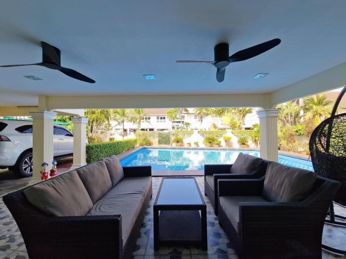 ขายบ้านพัทยา บางแสน ชลบุรี สัตหีบ : 🔥ขายด่วน🔥บ้านพลูวิวล่า 3 ห้องนอน 4 ห้องน้ำ ใกล้โรงพยาบาลกรุงเทพพัทยา / เดิน 5 นาทีถึงเทอร์มินอล 21 (พัทยาตะวันออก)