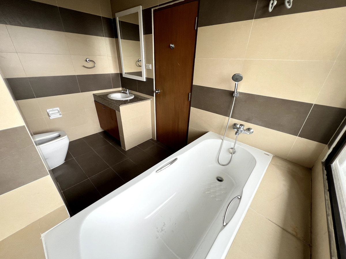 For RentCondoOnnut, Udomsuk : P-2873 For rent!! The Roof Garden Condo, ready to move in, near BTS On Nut.