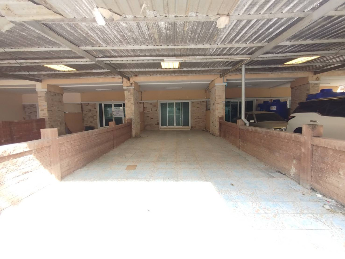 ขายทาวน์โฮมปทุมธานี รังสิต ธรรมศาสตร์ : ขายทาวน์เฮ้าส์ หมู่บ้านฉัตรหลวง9 ปทุมธานี เนื้อที่ 31.8 ตรว.