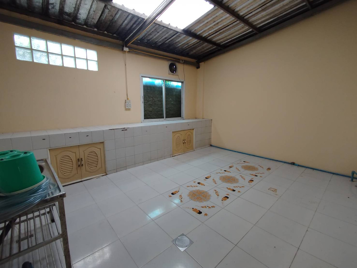 ขายทาวน์โฮมปทุมธานี รังสิต ธรรมศาสตร์ : ขายทาวน์เฮ้าส์ หมู่บ้านฉัตรหลวง9 ปทุมธานี เนื้อที่ 31.8 ตรว.