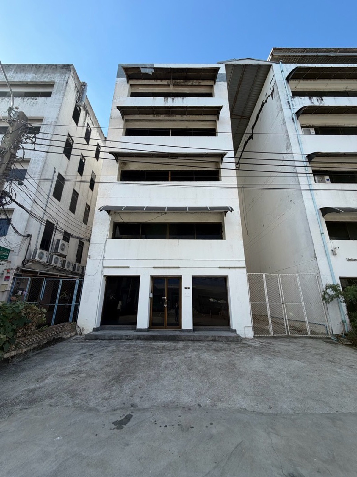 ให้เช่าโฮมออฟฟิศบางนา แบริ่ง ลาซาล : โฮมออฟฟิศ 5 ชั้น | ทำเลกิ่งแก้ว–บางนา ทิศตะวันออกเฉียงใต้ | โปรไฟล์อาคารดี | พื้นที่ใหญ่ ฟังก์ชันครบ