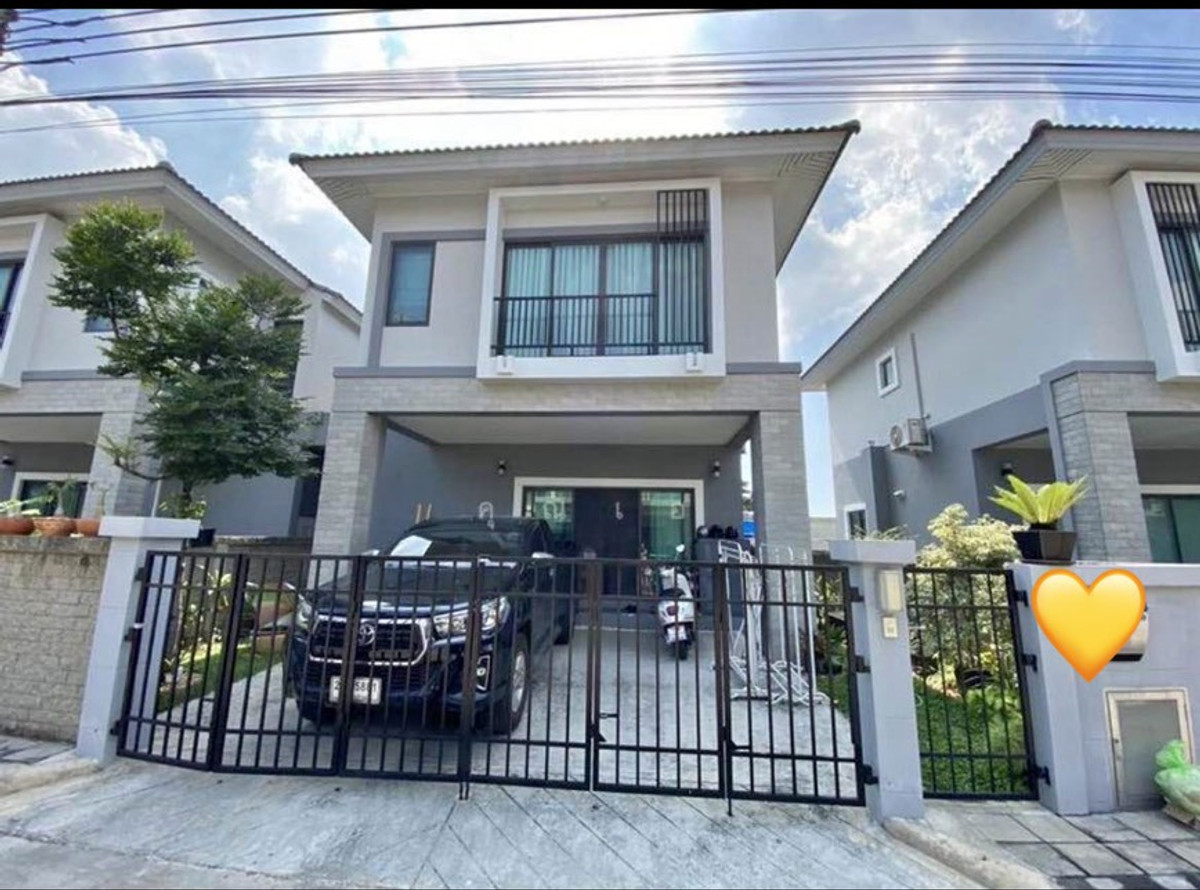 For RentHouseLadkrabang, Suwannaphum Airport : Semi-detached house for rent near Sinnery Park. Bangna-Suvarnabhumi, good location, near Suvarnabhumi Airport and Mega Bangna Line: @Kinglandcondo