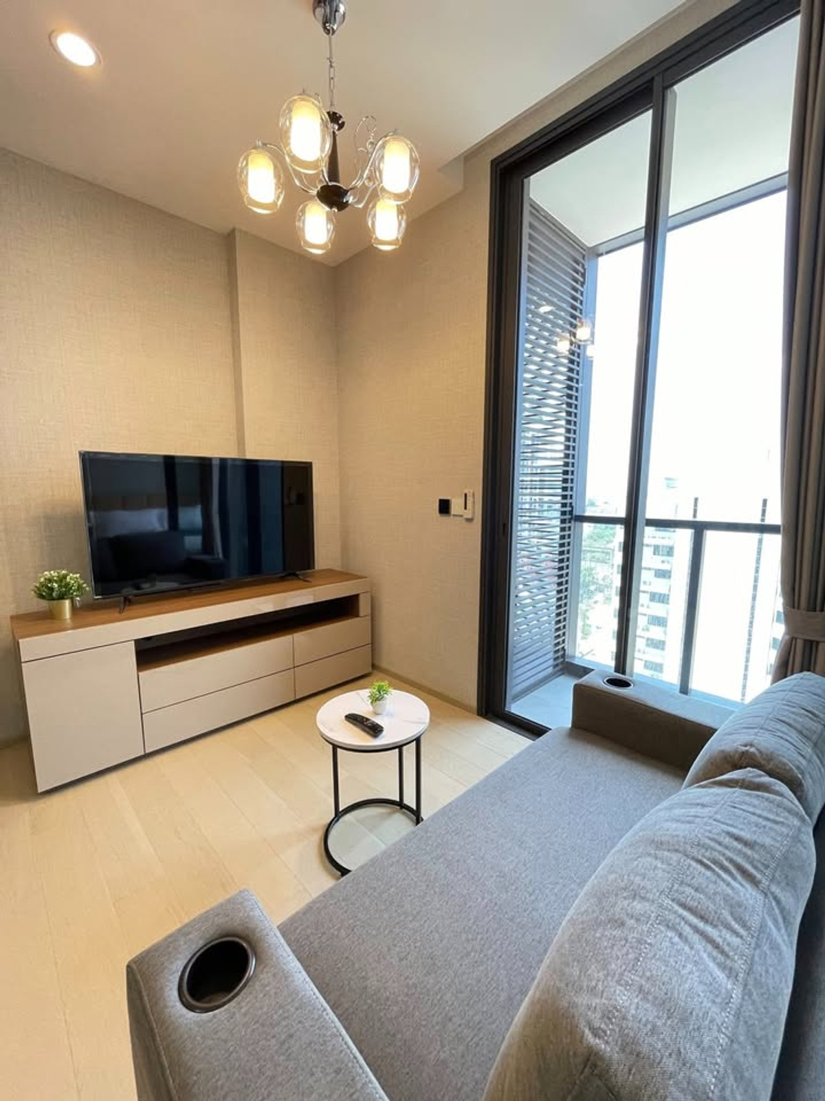 ให้เช่าคอนโดราชเทวี พญาไท : เช่าคอนโด THE EXTRO Phayathai - Rangnam/ดิ เอ็กซ์โทร พญาไท - รางน้ำ (D6811021)