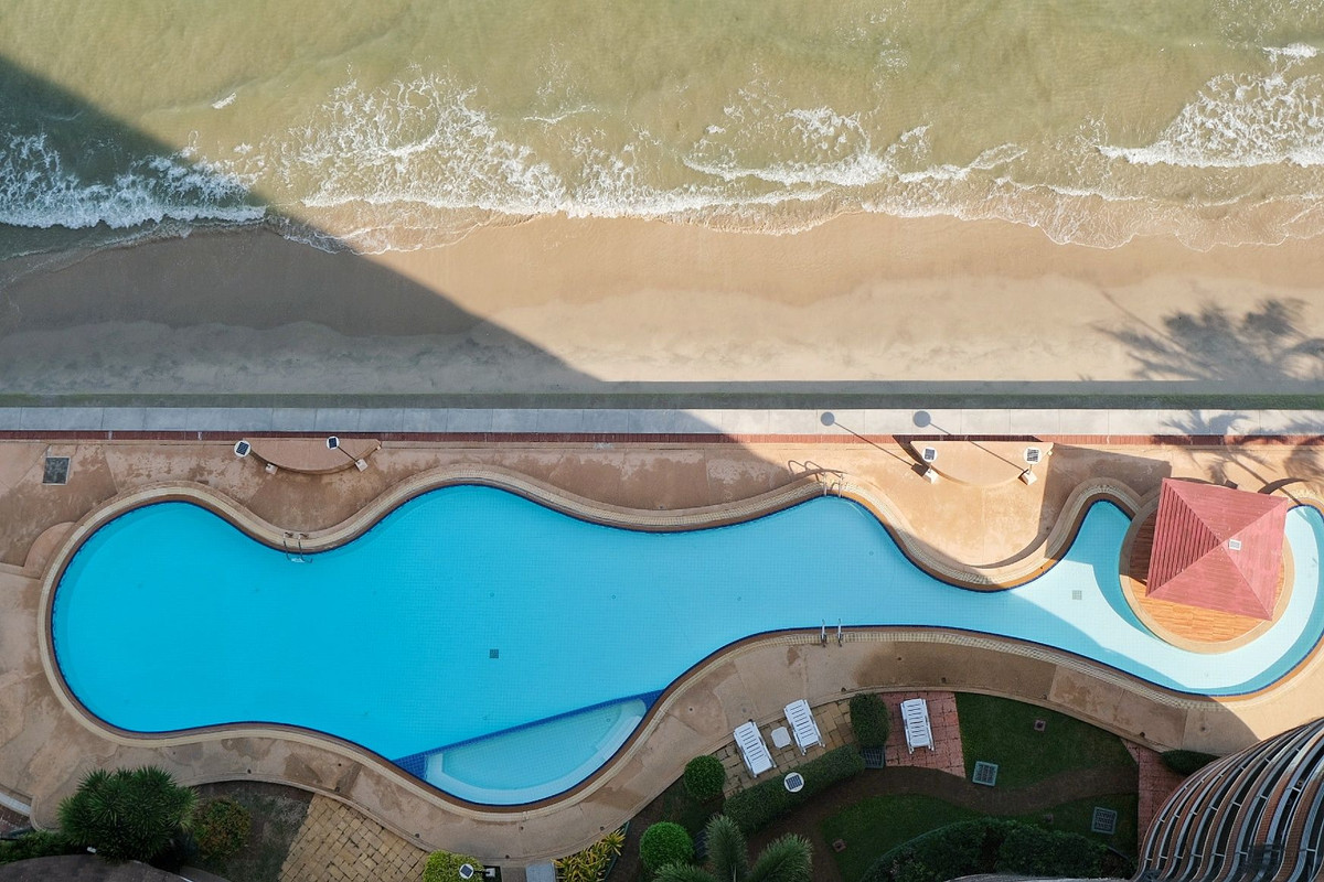 ขายคอนโดชะอำ เพชรบุรี : 89050 - ขายด่วน คอนโดตากอากาศริมชายหาดชะอำ ห้องใหญ่ ชั้นสูง วิวสวย 2 ห้องนอน 2 ห้องน้ำ