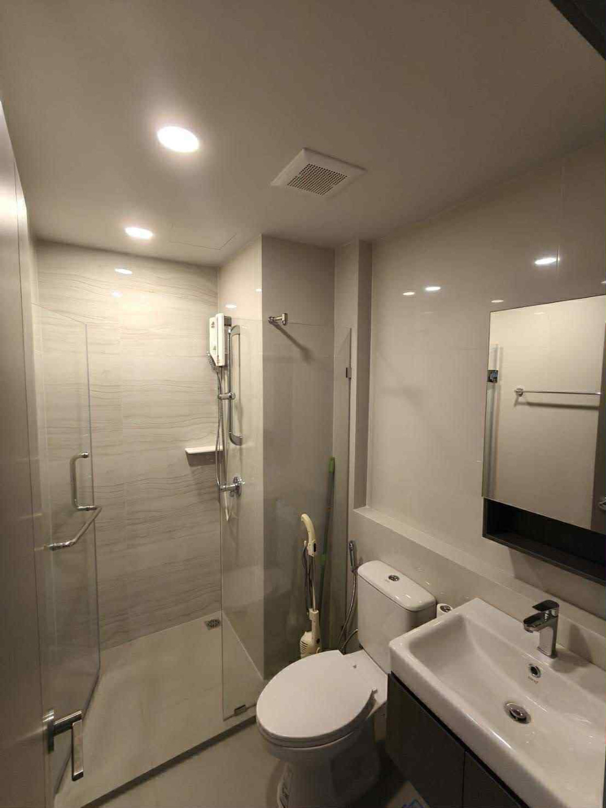 For RentCondoOnnut, Udomsuk : P-2875 room ready to move in near BTS On Nut Aspire Onnut Station