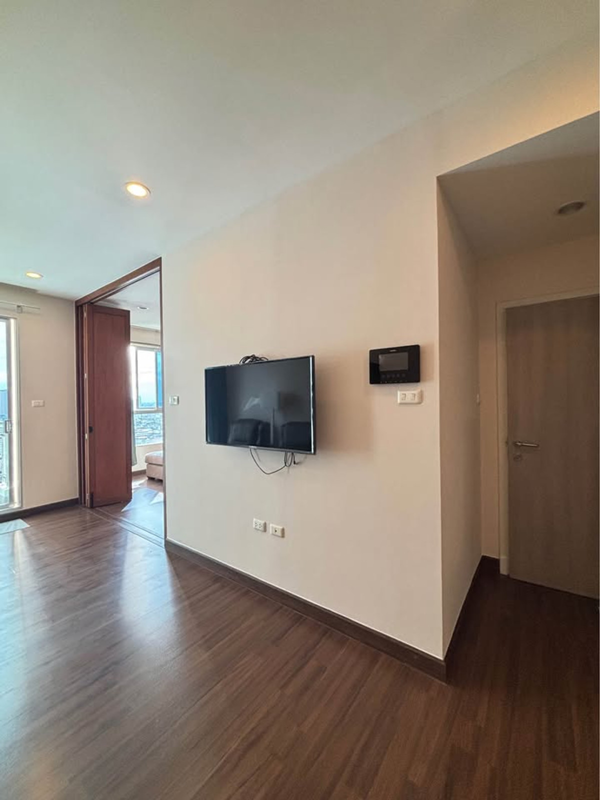 ขายคอนโดสาทร นราธิวาส : ขายคอนโด Supalai Lite Sathorn-Charoenrat ราคา 3,500,000 บาท [NCs251109]