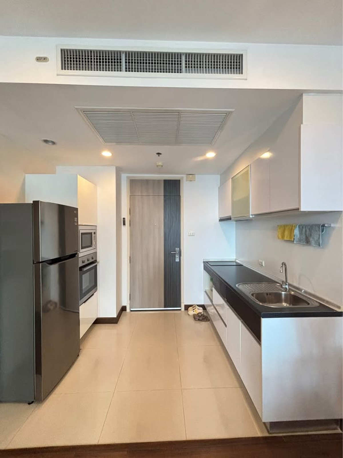 ขายคอนโดสาทร นราธิวาส : ขายคอนโด Supalai Lite Sathorn-Charoenrat ราคา 3,500,000 บาท [NCs251109]