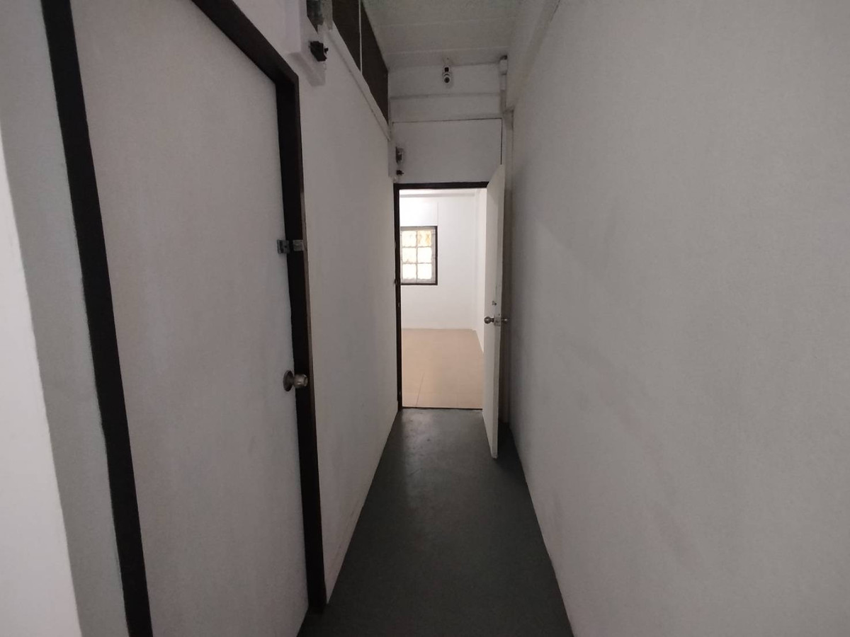 For SaleShop HouseRathburana, Suksawat : Commercial building for sale, 4 floors, 1 mezzanine, Soi Suksawat 64, 16 sq m.