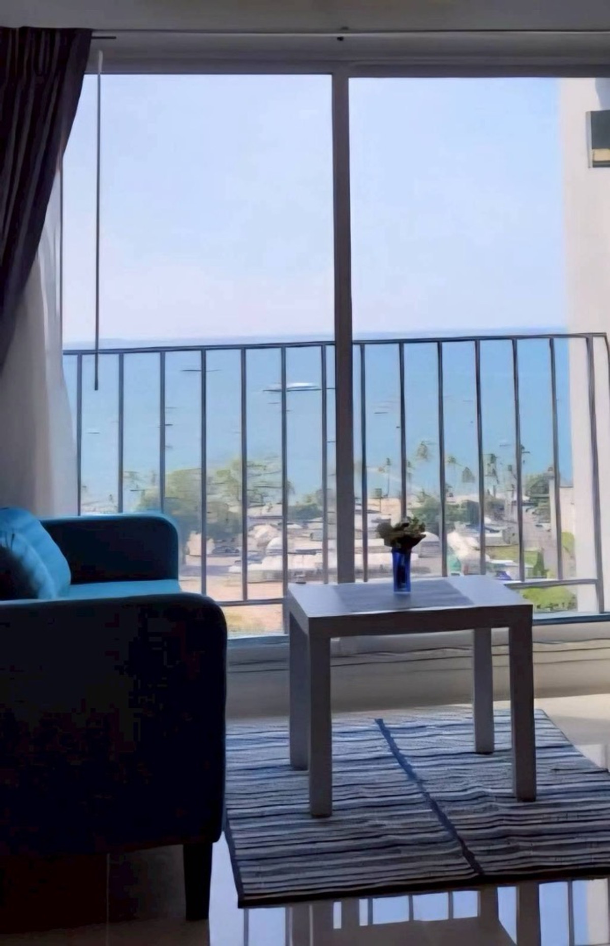 For SaleCondoPattaya, Bangsaen, Chonburi : Urgent sale, sea view condo, Centric Sea Condo Pattaya, Building B, 15th floor, panoramic sea view, size 42 sq m, 1 bedroom, special price 4,500,000 baht.