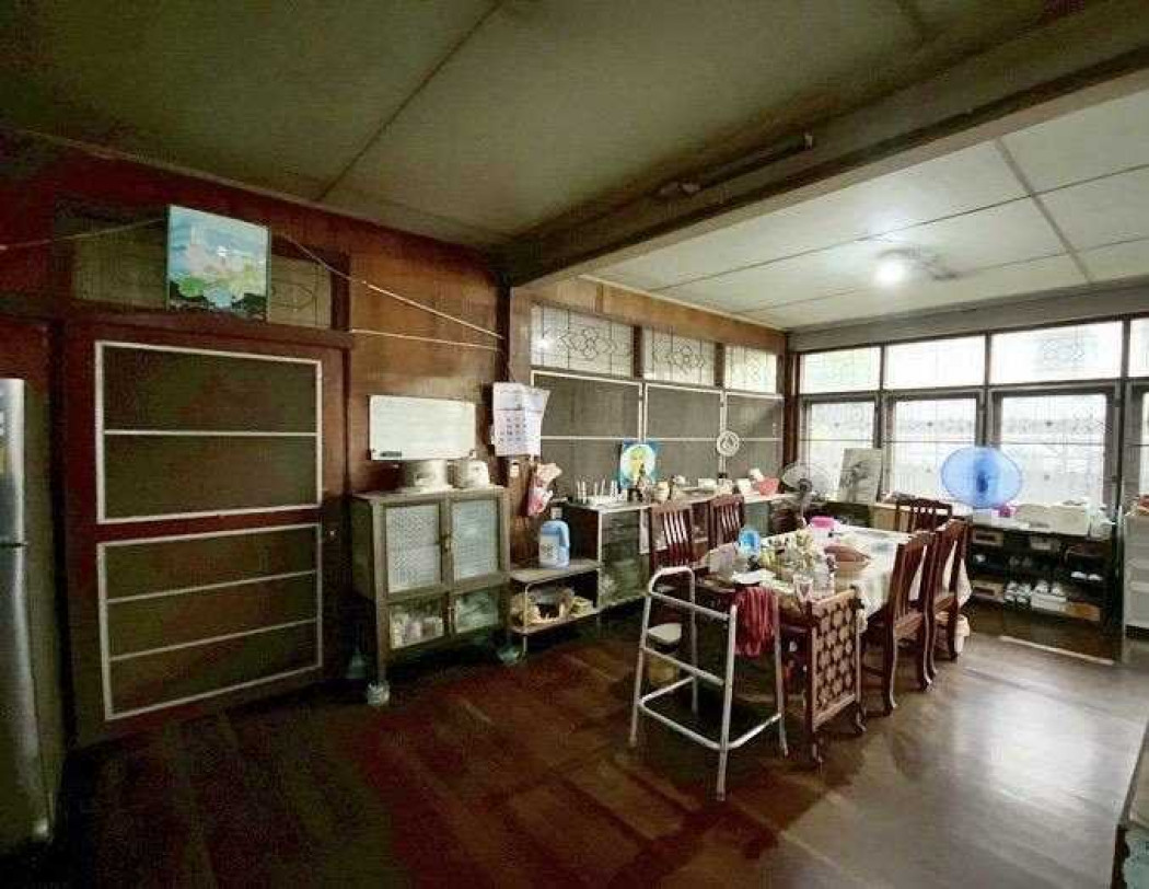 For SaleHouseRatchathewi,Phayathai : Single house for sale, Inthamara 13, 240 sq m, 83 sq wa, near The Street Ratchada