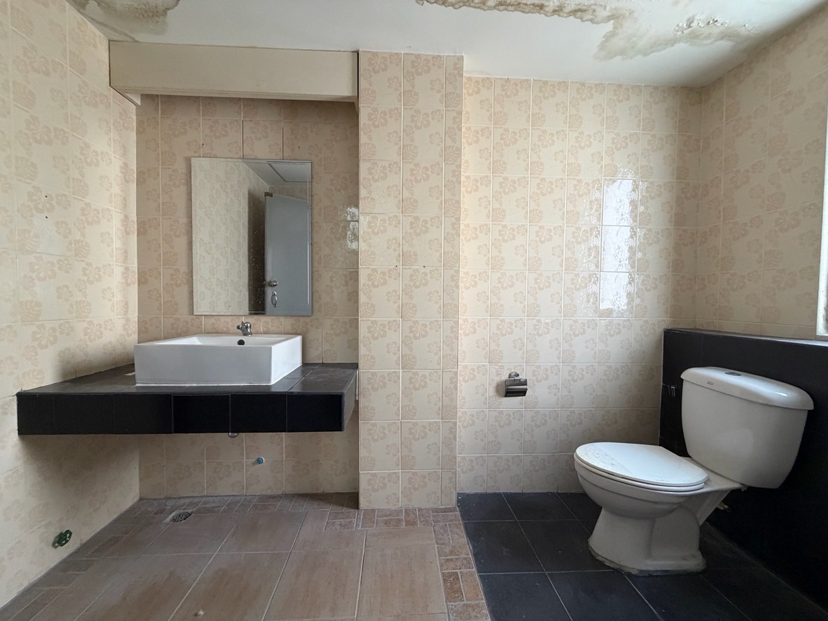 ให้เช่าโฮมออฟฟิศบางนา แบริ่ง ลาซาล : โฮมออฟฟิศ 5 ชั้น | ทำเลกิ่งแก้ว–บางนา ทิศตะวันออกเฉียงใต้ | โปรไฟล์อาคารดี | พื้นที่ใหญ่ ฟังก์ชันครบ