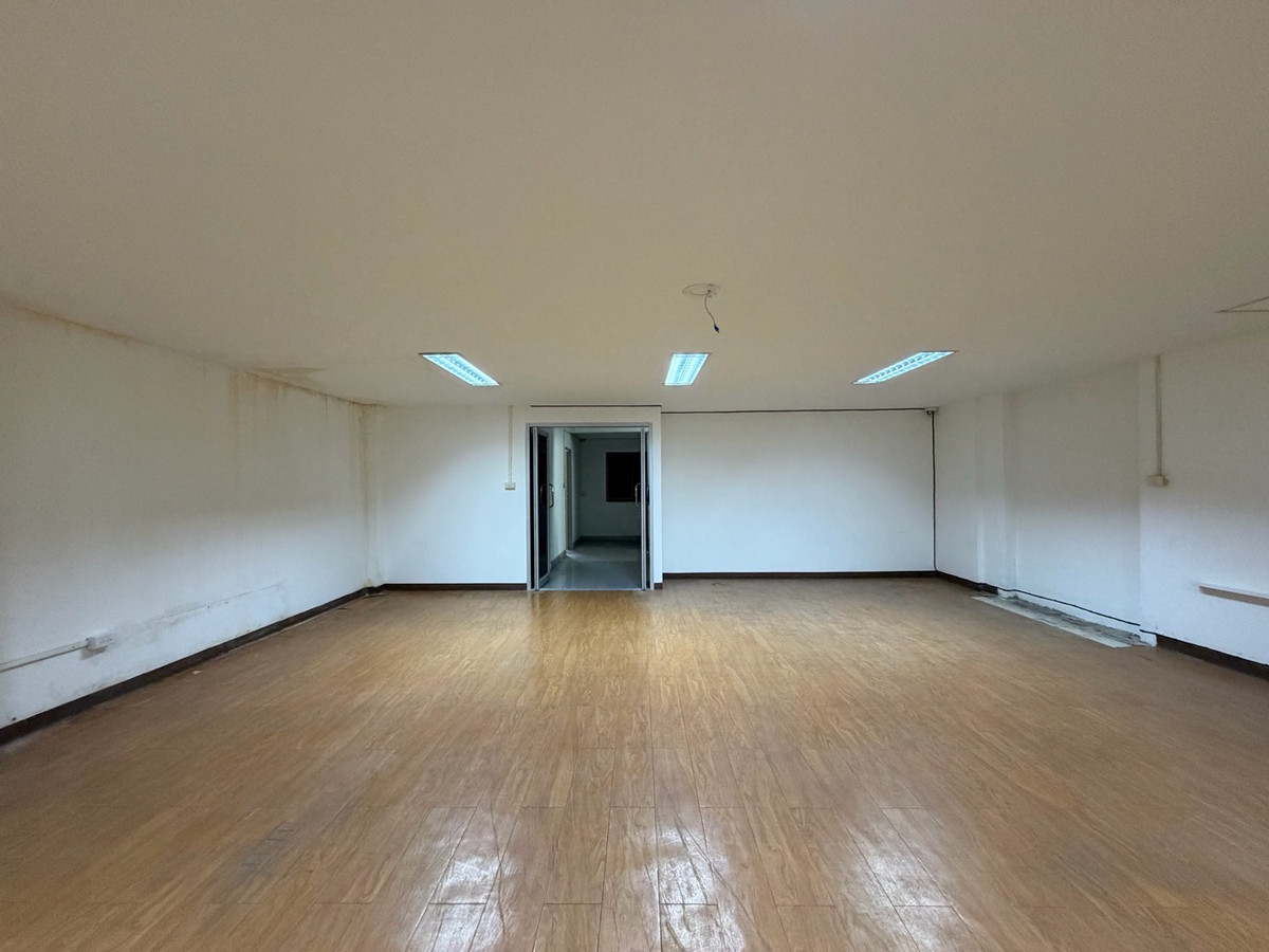 ให้เช่าโฮมออฟฟิศบางนา แบริ่ง ลาซาล : โฮมออฟฟิศ 5 ชั้น | ทำเลกิ่งแก้ว–บางนา ทิศตะวันออกเฉียงใต้ | โปรไฟล์อาคารดี | พื้นที่ใหญ่ ฟังก์ชันครบ