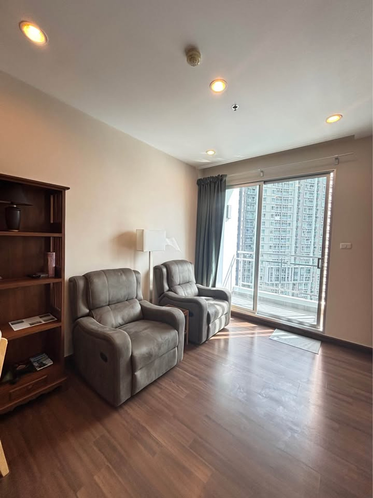 ขายคอนโดสาทร นราธิวาส : ขายคอนโด Supalai Lite Sathorn-Charoenrat ราคา 3,500,000 บาท [NCs251109]