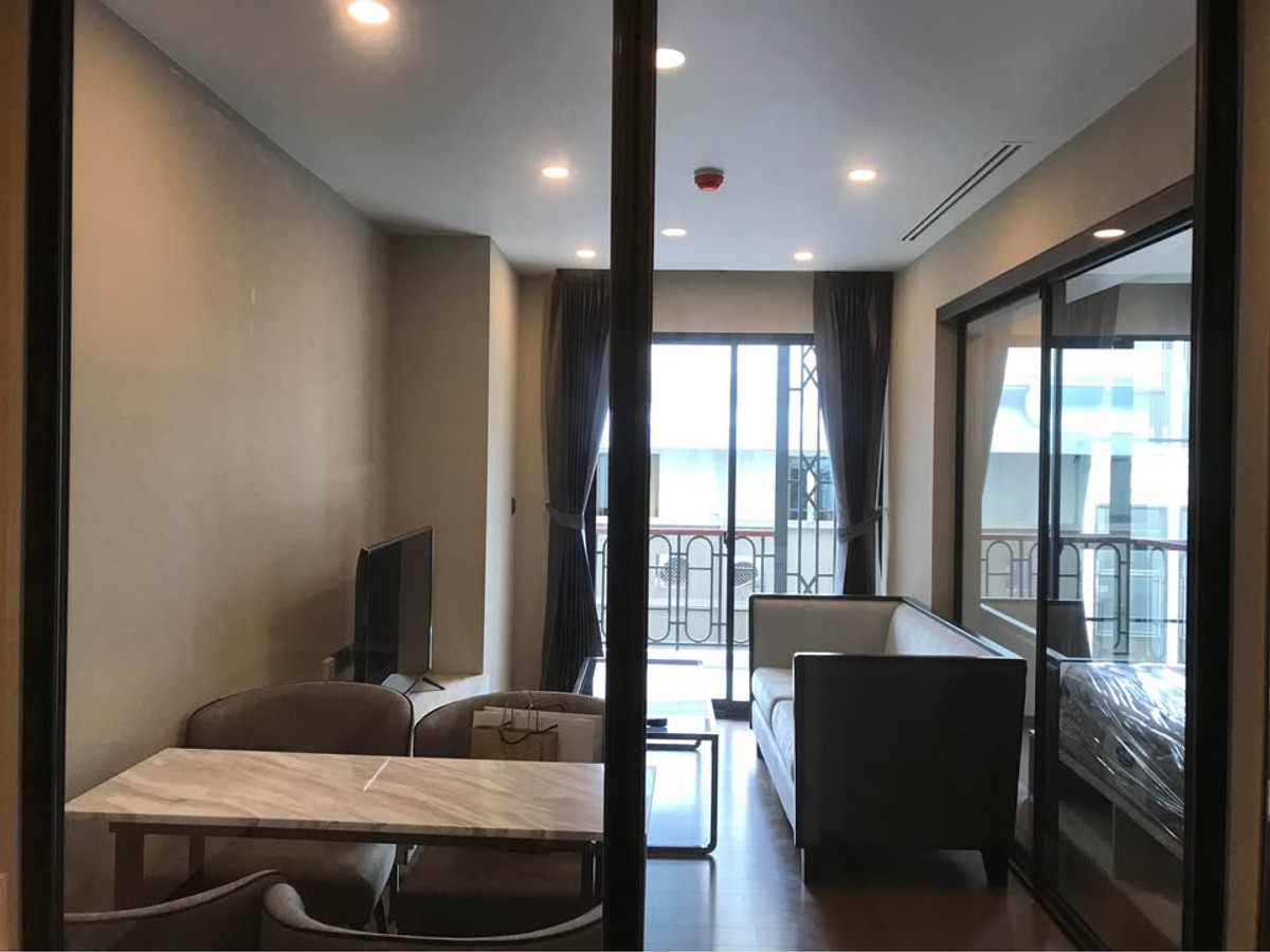 ขายคอนโดวิทยุ ชิดลม หลังสวน : Condo for Sale: Na Vara Residence