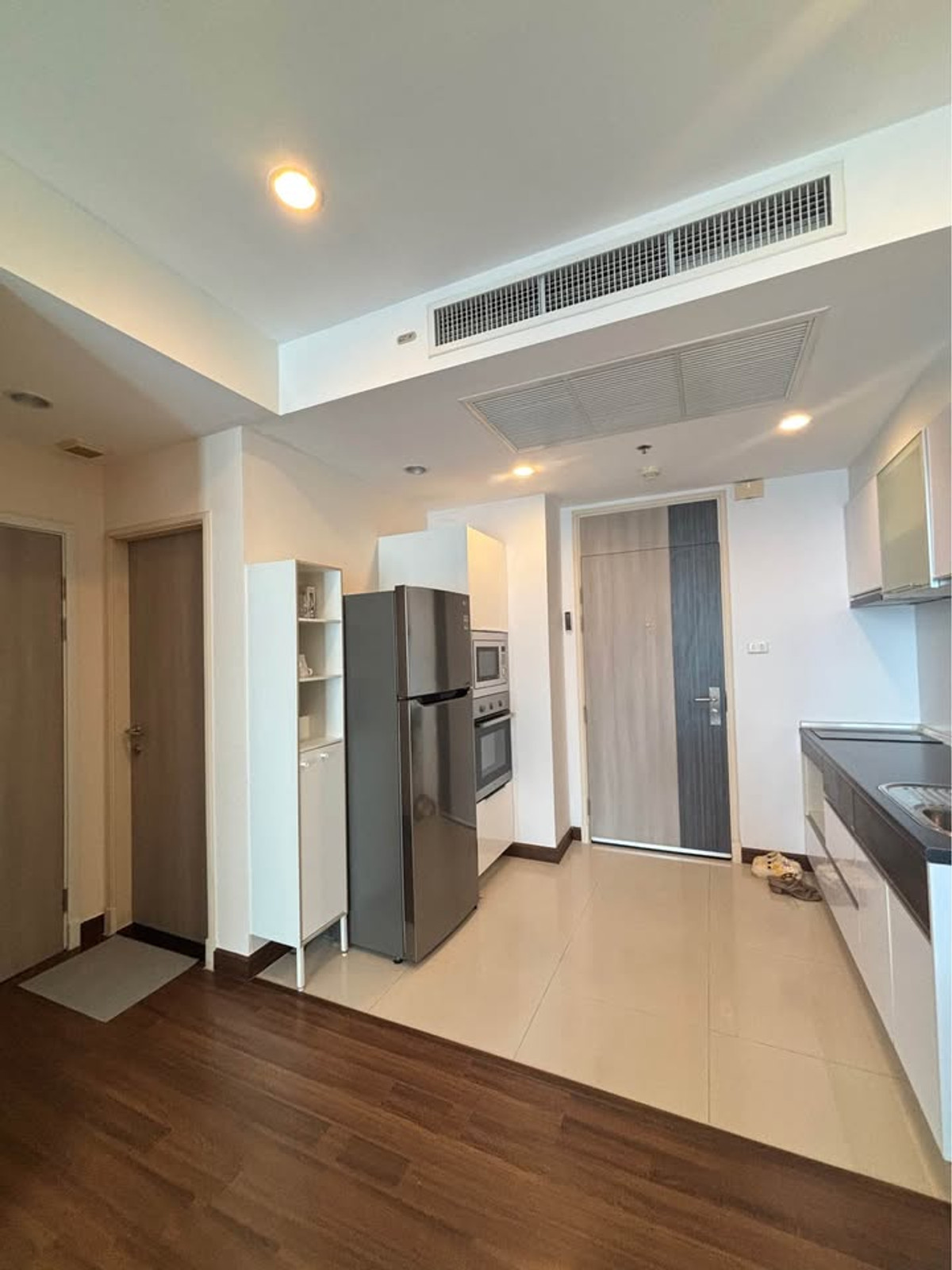 ขายคอนโดสาทร นราธิวาส : ขายคอนโด Supalai Lite Sathorn-Charoenrat ราคา 3,500,000 บาท [NCs251109]