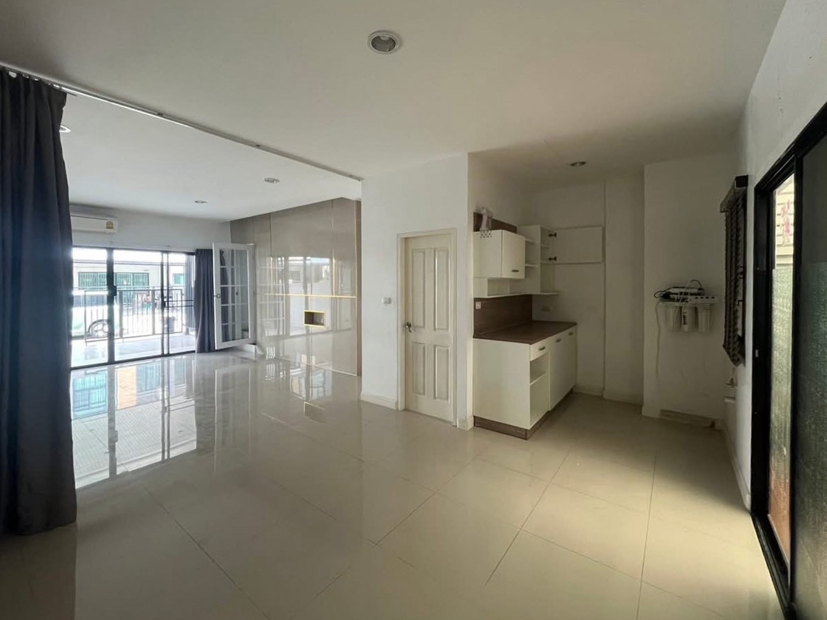 For RentTownhomeMin Buri, Romklao : Trio Romklao / 2 bedrooms (for rent), Trio Rom Klao / 2 Bedrooms (FOR RENT) BZD061