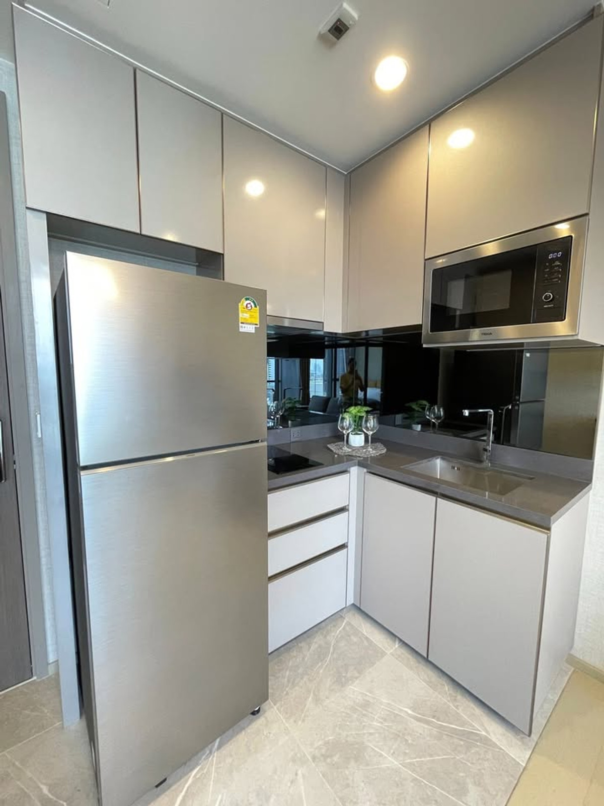 ให้เช่าคอนโดราชเทวี พญาไท : เช่าคอนโด THE EXTRO Phayathai - Rangnam/ดิ เอ็กซ์โทร พญาไท - รางน้ำ (D6811021)