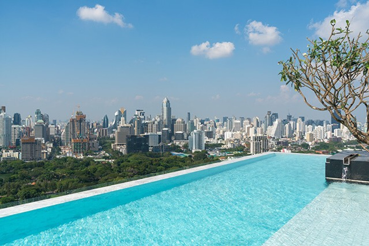 For RentCondoSilom, Saladaeng, Bangrak : Luxury 1-Bedroom Condo for Rent at Saladaeng One, Prime Location