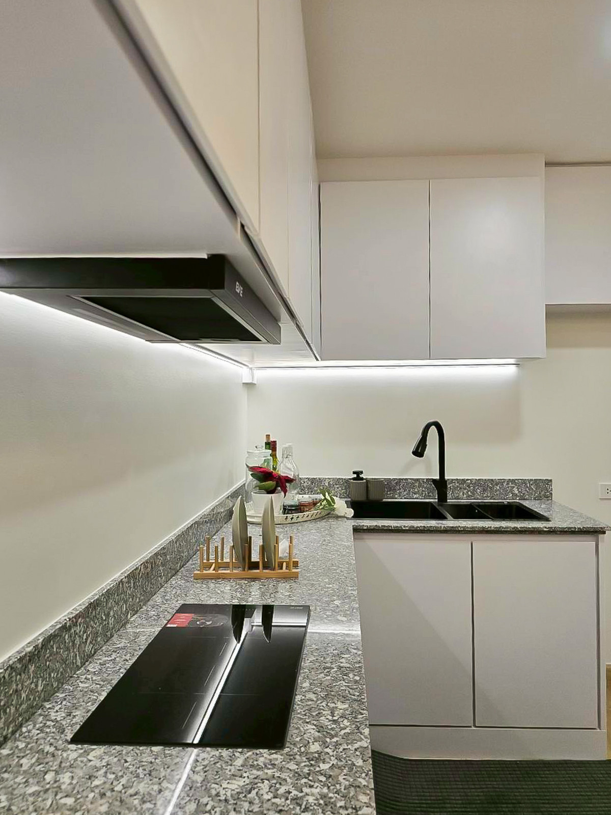 ขายคอนโดพัฒนาการ ศรีนครินทร์ : K-6649 RARE ITEM !!  ห้องใหญ่ วิวไม่บล็อค ตกแต่งใหม่ พร้อมอยู่ The Iris ศรีนครินทร์ พระราม 9 ใกล้ BTS ศรีนุช