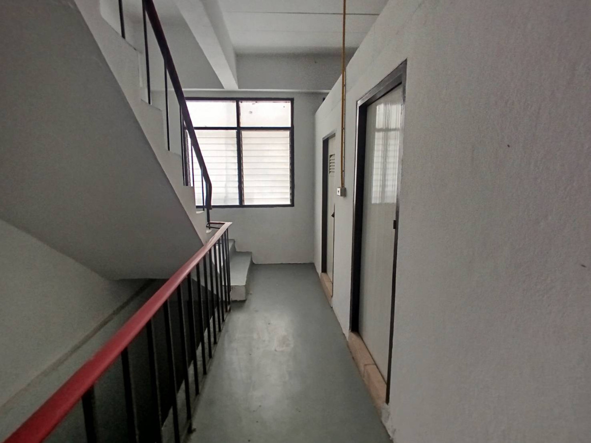For SaleShop HouseRathburana, Suksawat : Commercial building for sale, 4 floors, 1 mezzanine, Soi Suksawat 64, 16 sq m.