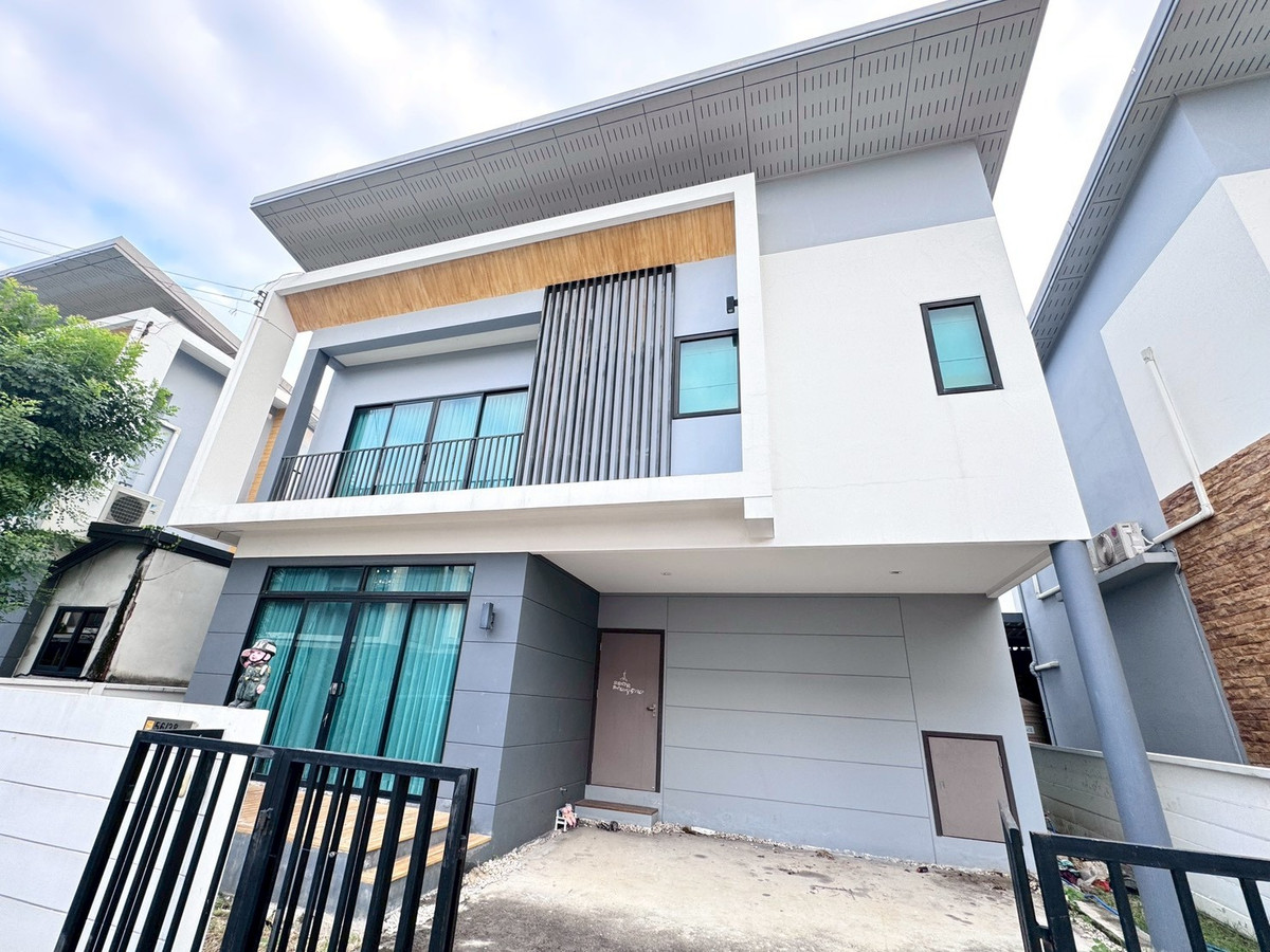 Pathum Thani,Rangsit, Thammasat : 95227 - Sell/rent semi-detached house Chiwarom Village Rangsit-Don Mueang