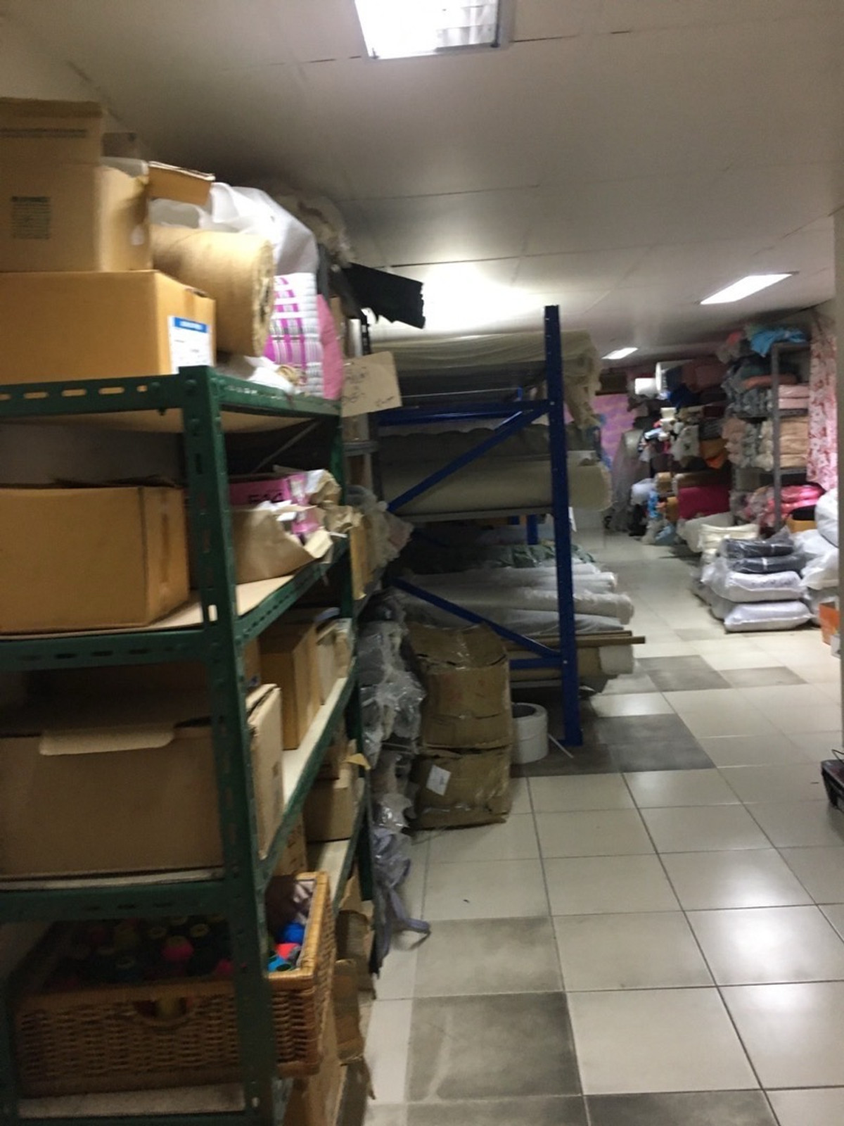 For RentWarehouseBangna, Bearing, Lasalle : Office, warehouse for rent, Bangna Km. 3, parking for many cars, near BITEC and the expressway.