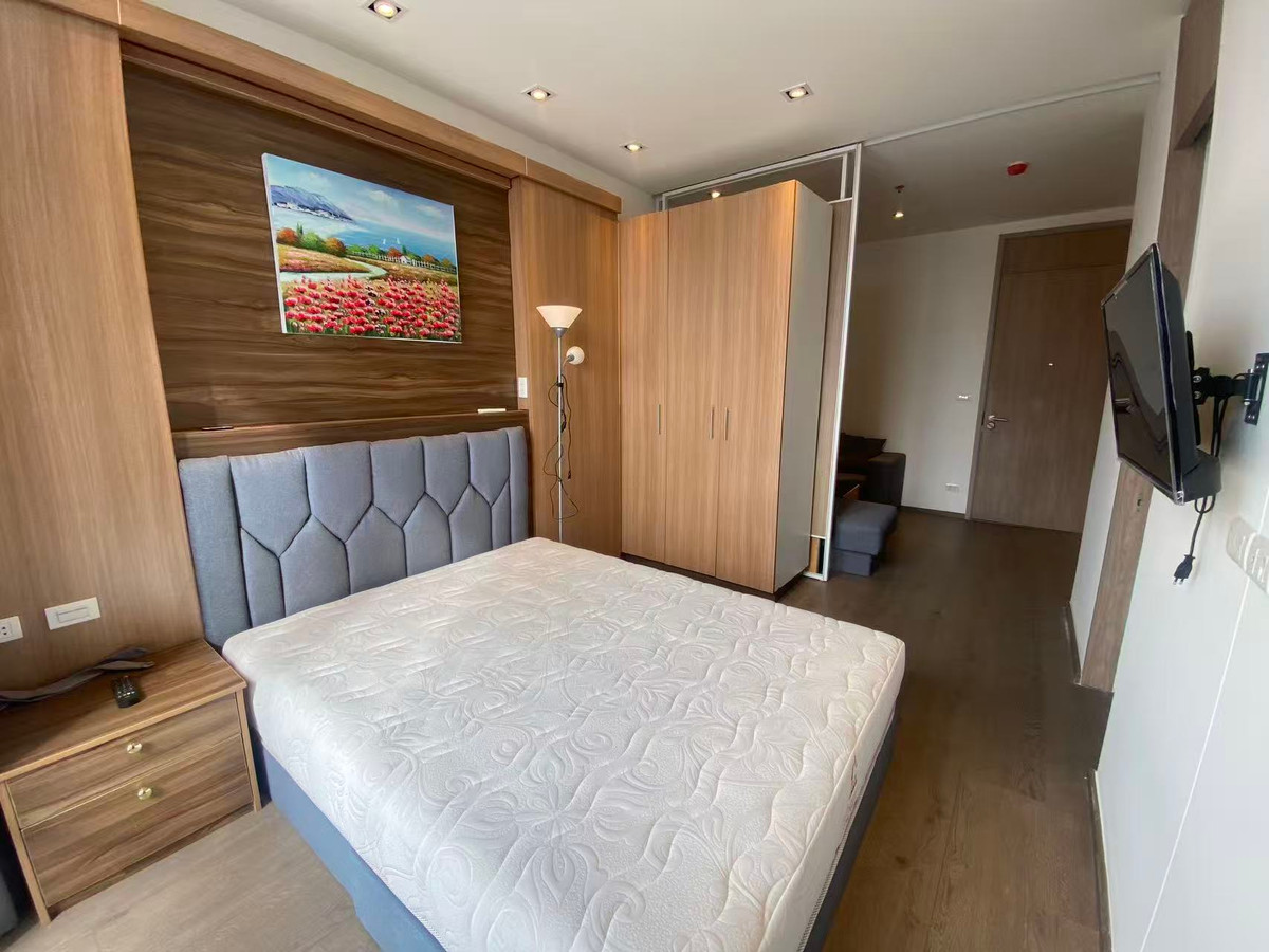 For RentCondoSukhumvit, Asoke, Thonglor : 🏷️ [For Rent] Park 24 (Park Origin Phromphong) | Studio 28 sq.m | 28F | 18,000 THB | Ref: T2107 | LINE: @323gqmho | Tel: 064-831-5424