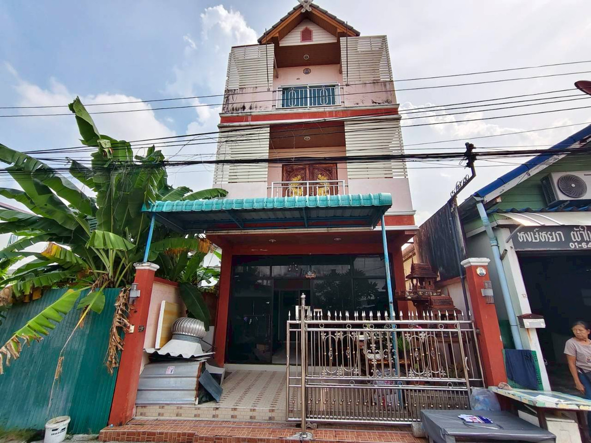 For SaleShop HouseLadprao101, Happy Land, The Mall Bang Kapi : Commercial building, 3 floors, 1 unit, area 24 sq m, good location, near The Mall Bangkapi.