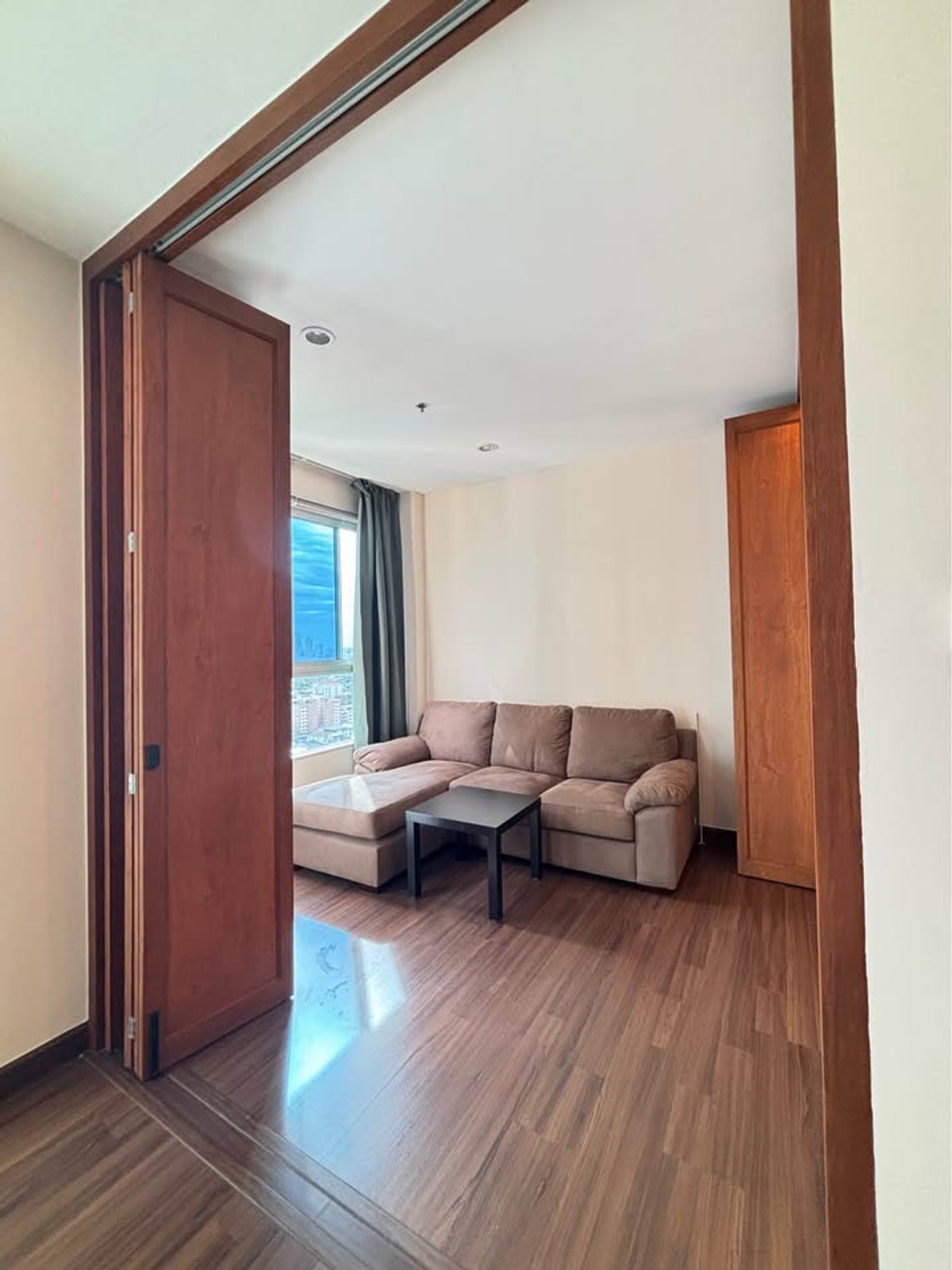 ขายคอนโดสาทร นราธิวาส : ขายคอนโด Supalai Lite Sathorn-Charoenrat ราคา 3,500,000 บาท [NCs251109]