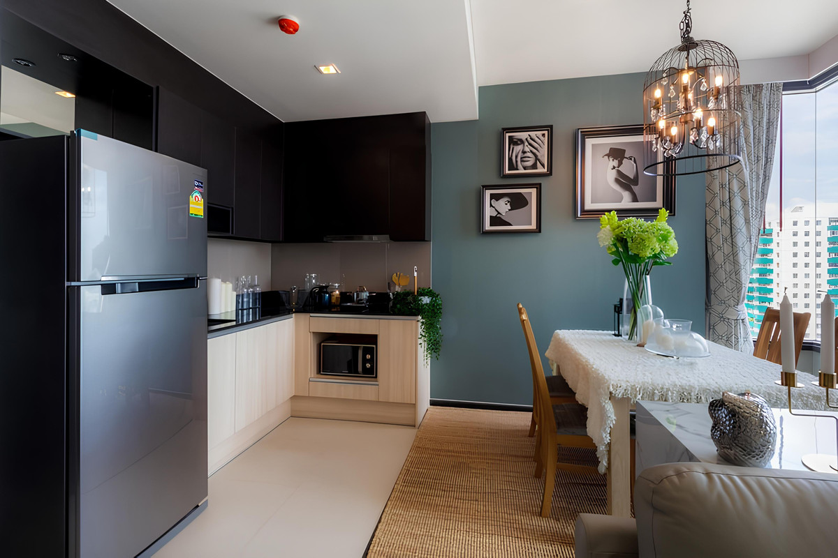 CondoSukhumvit, Asoke, Thonglor : 🏙️ For Sale: The Edge Sukhumvit 23 🚆 Near BTS Asoke with convenient access 🛋️ Fully furnished & move-in ready