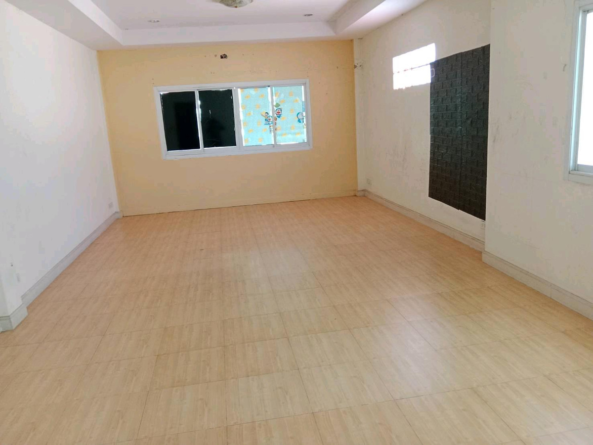 For RentShop HousePhutthamonthon, Salaya : HR3046 4-storey commercial building for rent (2 units hit through) in Salaya area, suitable for an office, trading, tutoring institute.