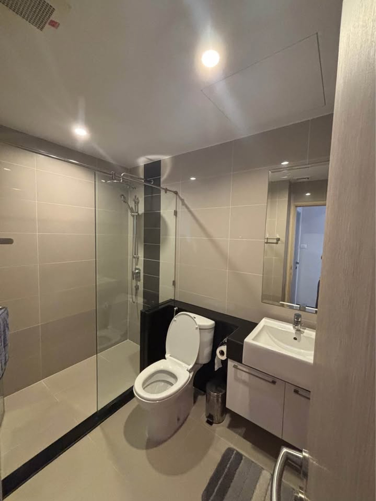 ขายคอนโดสาทร นราธิวาส : ขายคอนโด Supalai Lite Sathorn-Charoenrat ราคา 3,500,000 บาท [NCs251109]