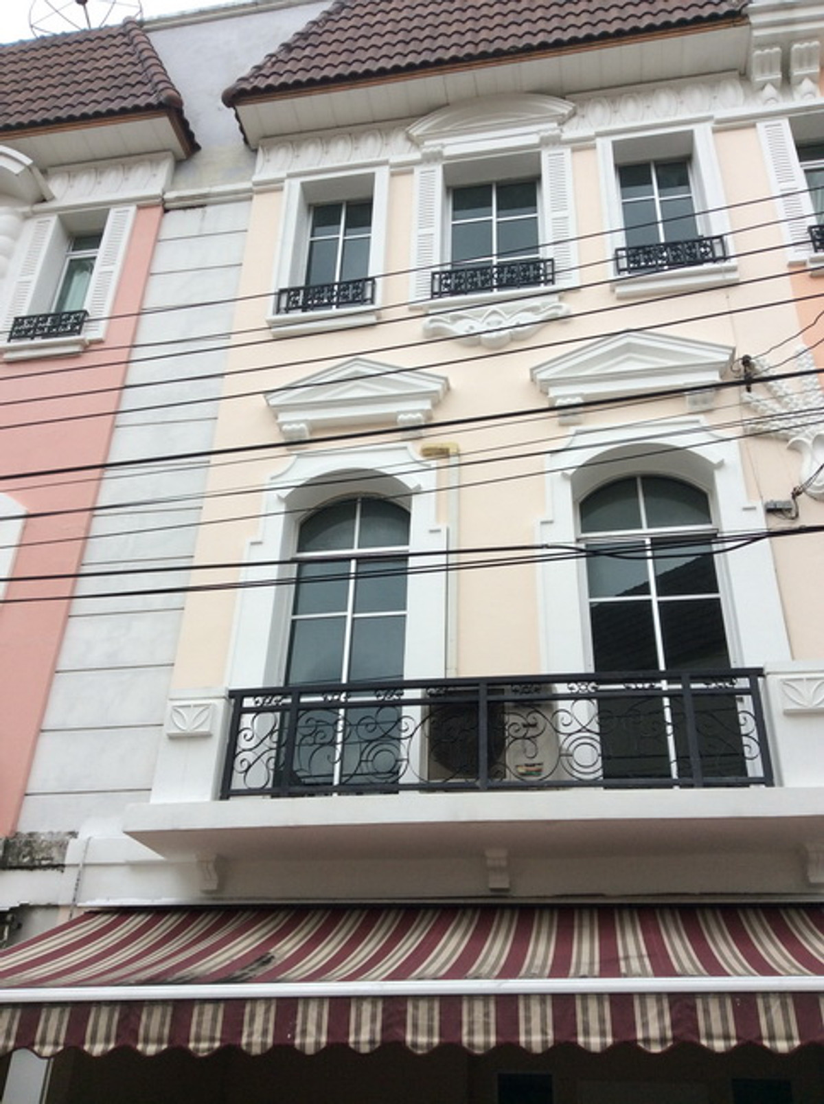 ให้เช่าทาวน์โฮมเกษตรศาสตร์ รัชโยธิน : ให้เช่า 	Baan Klang Muang Monte-Carlo Ratchavipha  ใกล้ Central ลาดพร้าว และ Major รัชโยธิน