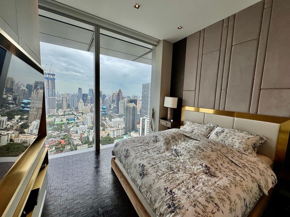For RentCondoSathorn, Narathiwat : 📢👇Ultra-luxury residence with stunning city views, in modern décor, and exclusive 5-star hotel services. Perfect for refined living in the heart of Bangkok. Walking distance to top dining, shopping, and business hubs, fully furnished, ready to move 