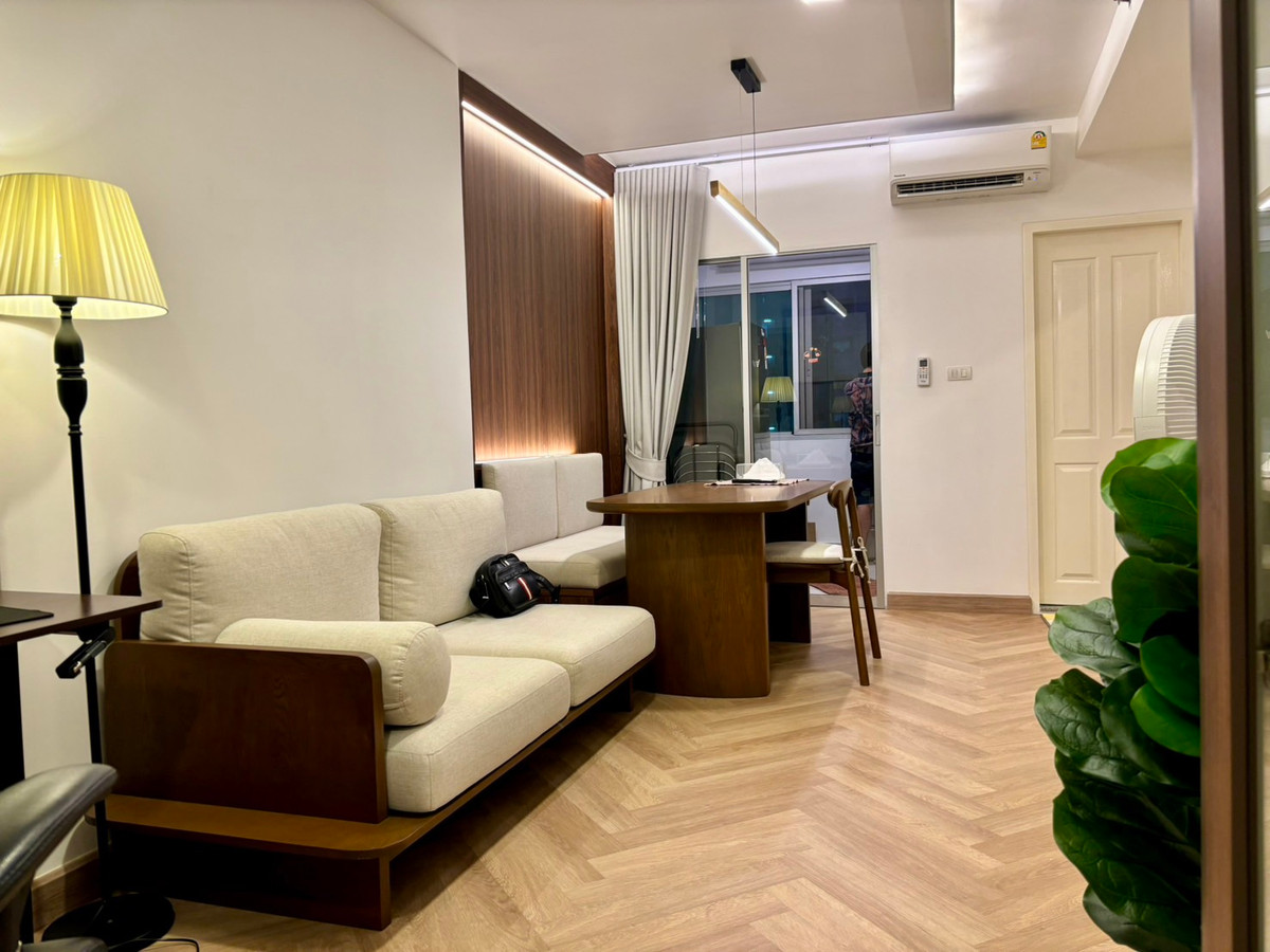 For RentCondoKasetsart, Ratchayothin : [Owner Post] Beautiful room, pool view, Building B (building near the road) with a clothes dryer.