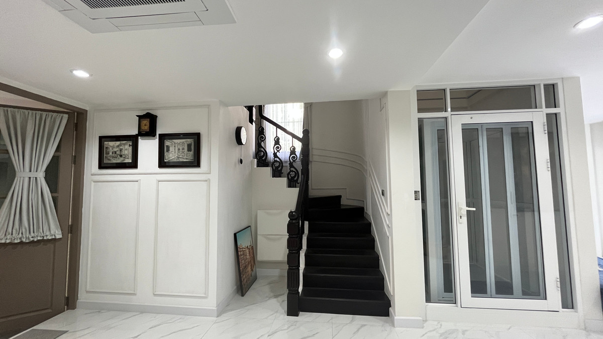 ขายทาวน์โฮมสุขุมวิท อโศก ทองหล่อ : Chicha Castle – ชิชา คาสเซิล ทาวน์โฮม 4 ชั้น สุขุมวิท 31 แปลงริม ขนาดใหญ่ ตกแต่งสวย