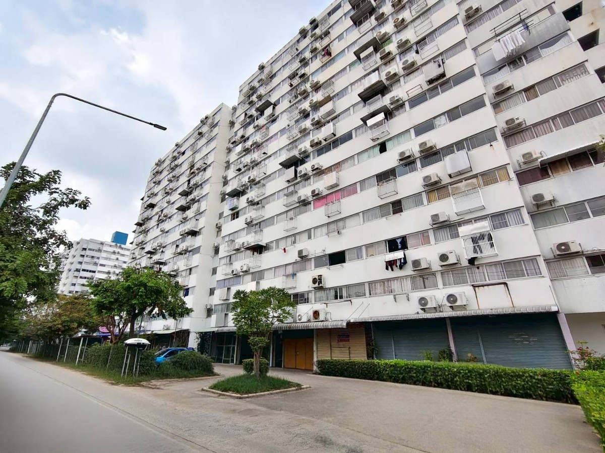 For SaleCondoChaengwatana, Muangthong : 16-storey condominium, good location, near Impact Muang Thong Thani.