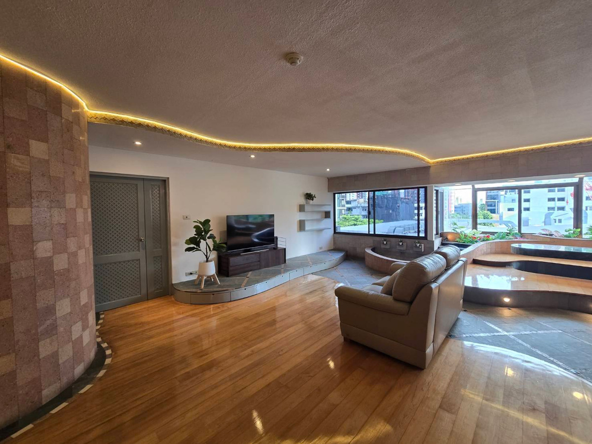 For RentCondoWitthayu, Chidlom, Langsuan, Ploenchit : Condo for rent Sitthakarn Chilom Ploenchit Sithakarn Condominium 245 Sqm Condo for rent near BTS Chidlom